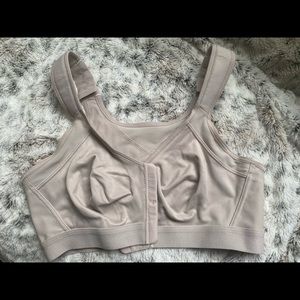 Front-close bra w/ adjustable straps, size 34 NWOT